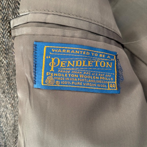 Pendleton Gray and Black Sport Coat Blazer - Picture 6 of 9